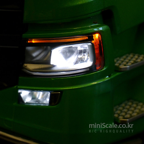 Scania 770 S Head Light Board Front / 서보넛(ServoNaut)